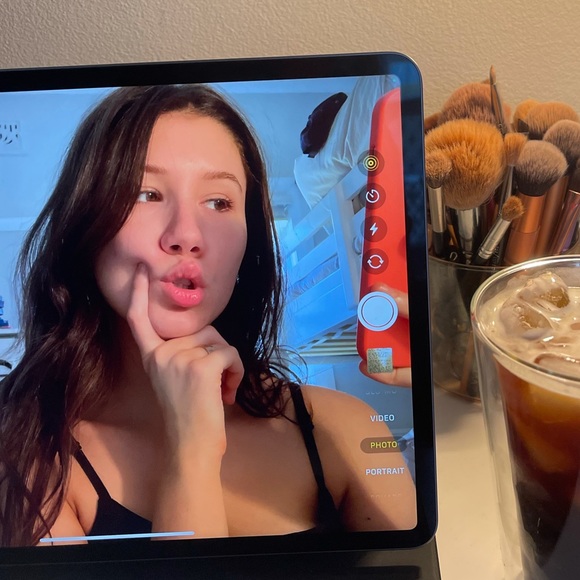 Meet your Posher, Delaney - Picture 1 of 1